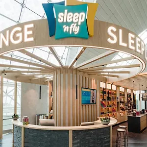 Sleep 'n Fly Sleep Lounge, B-gates Terminal 3 - Transit Only Hotel kapsułowy
