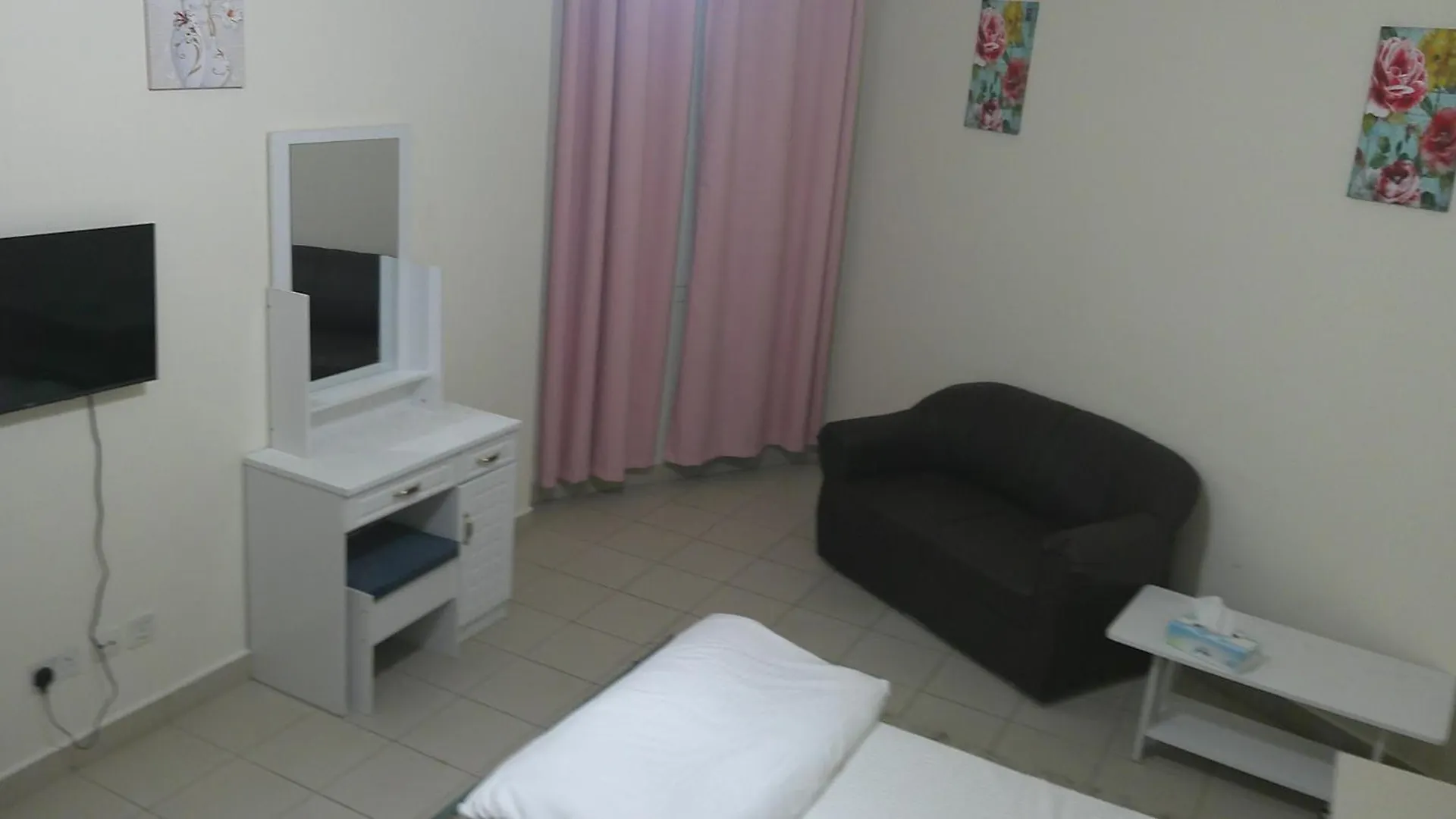 Ruby Star Hostel Dubai F 4 R 2-3
